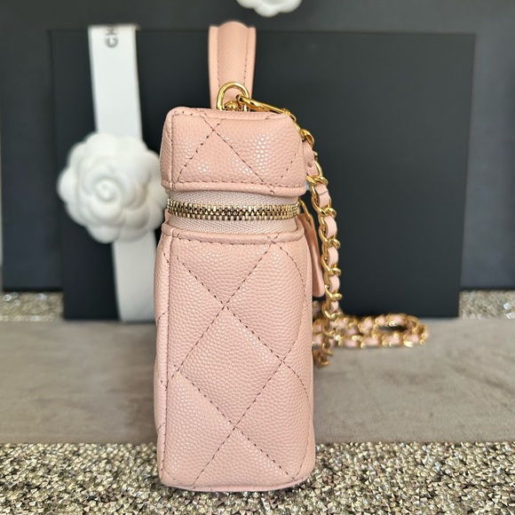 CHANEL (26P) Slim Vanity with Chain Caviar Leather fits Large IPhone - Picture 7 of 16